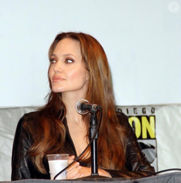 La belle Angelina Jolie, à l'occasion de la présentation de Salt, au Comic Con 2010, à San Diego, en Californie, le 22 juillet 2010.