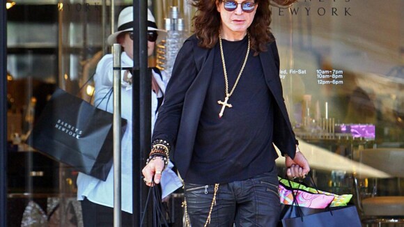 Quand Ozzy et Sharon Osbourne, toujours aussi amoureux, font une razzia shopping !