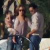 J-Lo, son époux Marc Anthony, et leurs enfants se reposent sous le soleil de Mexico. Juillet 2010