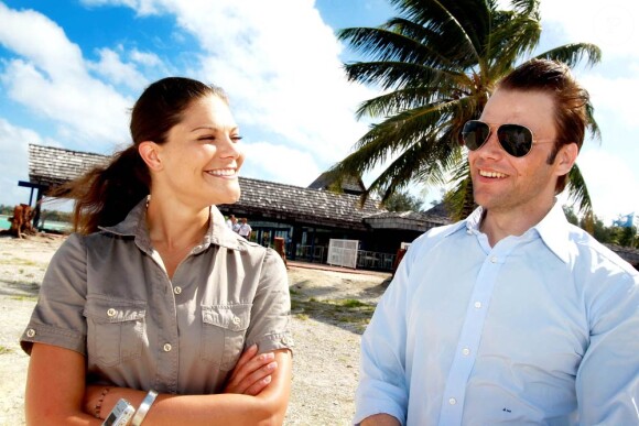 Victoria de Suède et le prince Daniel lors de leur lune de miel en Polynésie française, à l'été 2010. Le businessman suédois Bertil hult, ami de la famille royale, n'est pas pour rien dans la réussite de ce voyage...