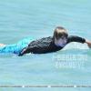 Justin Bieber s'essaye au surf à la Barbade