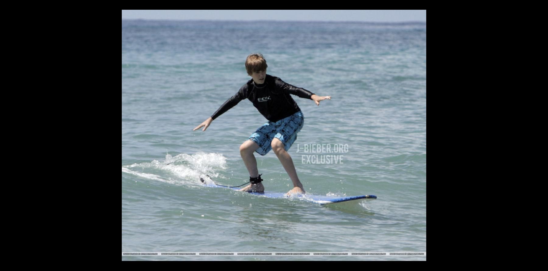 Bourr s essaye au surf 07 image