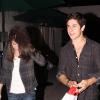 Selena Gomez quitte un restaurant de Beverly Hills en compagnie de l'acteur David Henrie, samedi 28 août.