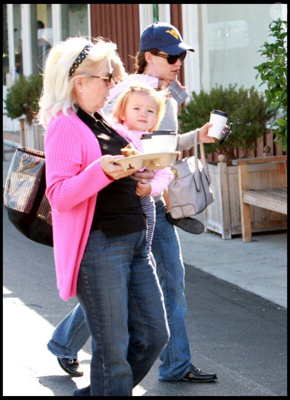 Jennifer Garner, ses filles et sa mère 31 août 2010 à Brentwood