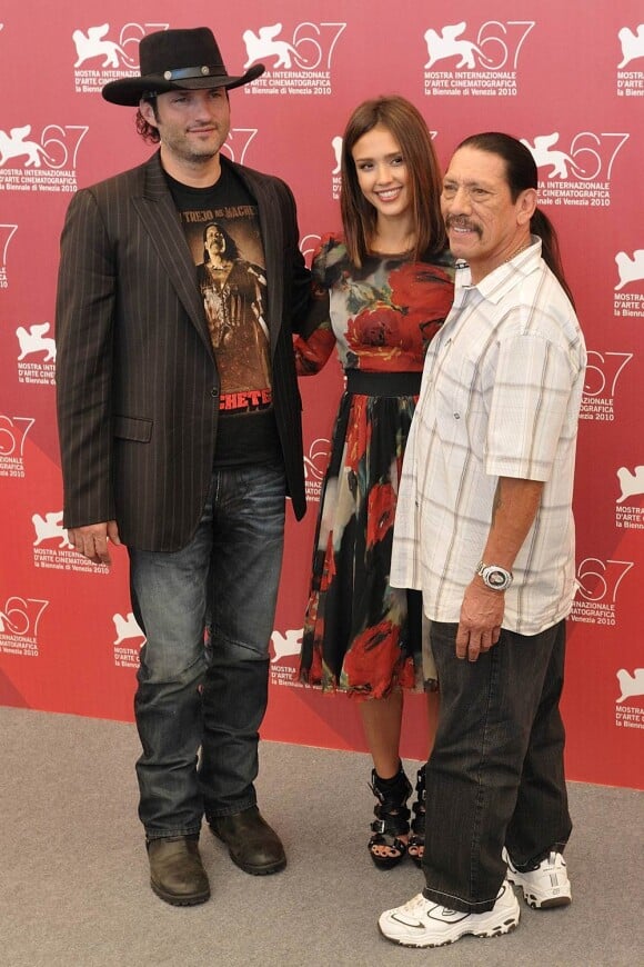 Robert Rodriguez, Jessica Alba et Danny Trejo, à l'occasion du photocall de Machete, présenté à la Mostra de Venise, le 1er septembre 2010.