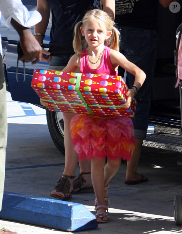 La petite Leni, fille d'Heidi Klum se rend à la fête d'anniversaire de Romeo Beckham le 1er septembre 2010 à Los Angeles