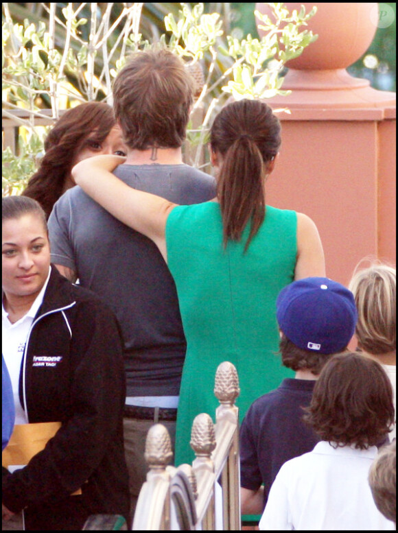 Victoria peut compter sur le soutien de son mari David Beckham lors de la fête d'anniversaire de Romeo Beckham le 1er septembre 2010 à Los Angeles