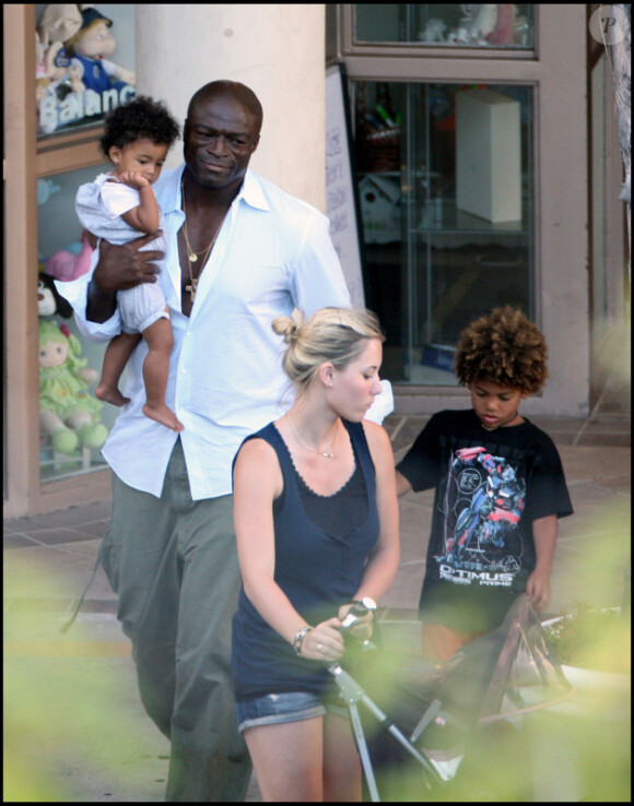 Seal et ses fils lors de la fête d'anniversaire de Romeo Beckham le 1er septembre 2010 à Los Angeles