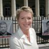Elise Lucet est venue apporter son soutien lors de la manifestation pour les deux journalistes enlevés en Afghanistan (Hervé Ghesquiere et Stéphane Taponier) qui s'est tenue Place de la Bourse le 2 septembre 2010 à Paris