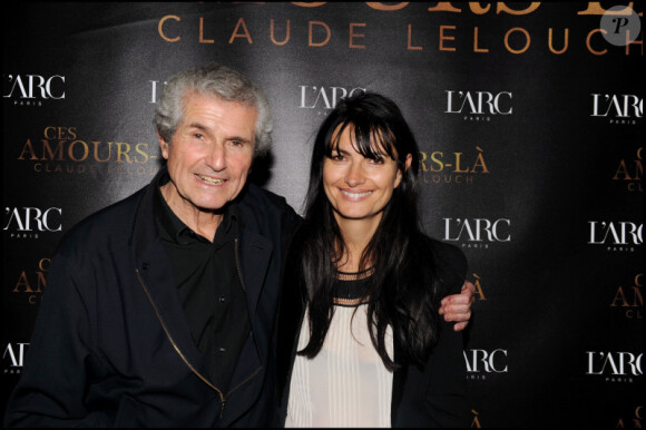 Claude Lelouch et sa compagne Valérie lors de l'avant-première du film Ces amours-là à Paris le 12 septembre 2010