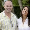 Barbara Gandolfi et Frédéric Vanderwilt devant la villa d'Ostende, en Belgique, où ils résident.