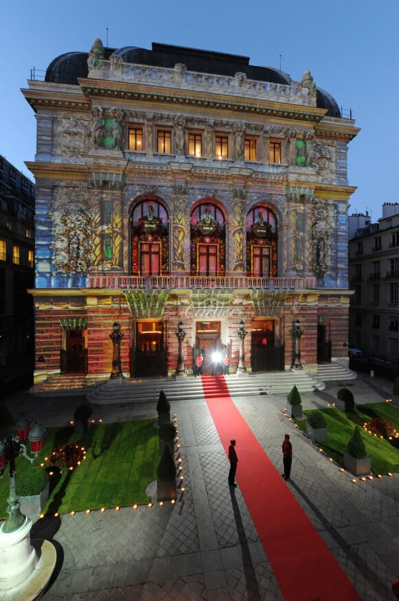 La soirée Cartier à l'Opéra Comique de Paris le 12 septembre 2010 : le joaillier a habillé la façade de l'opéra