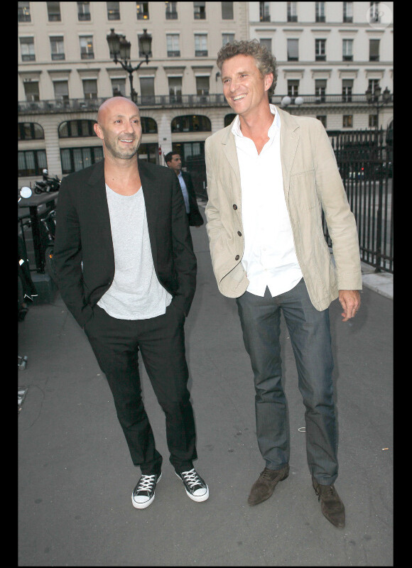 Fabien Barthez et Denis Brogniart au cocktail de rentrée de TF1 (13 septembre 2010 au Palais Brongniart)