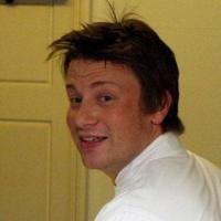 Jamie Oliver : le célèbre chef cuisinier anglais est papa pour la quatrième fois !