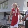 Taylor Swift était photographiée ce mercredi 15 septembre, vêtue d'un maillot de  basket au nom de l'équipe des Squirrels, dans le cadre d'un tournage à Hollywood. 