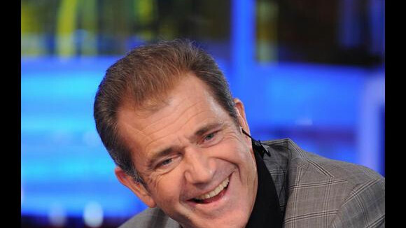 Mel Gibson, en pleine tourmente conjugale et judiciaire, s'amuse à faire des blagues !