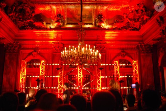 Adam Levine et Maroon 5 dévoilaient en exclusivité quelques titres à Paris de leur nouvel album, Hands all over, lors d'un concert So Music dans le somptueux hôtel The Westin, le 15 septembre 2010.
