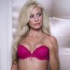 La ravissante Claudine Keane pour la marque de lingerie Ultimo.