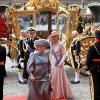 La reine Beatrix, le Prince Willem-Alexander et la princesse  Maxima arrivent en carrosse...