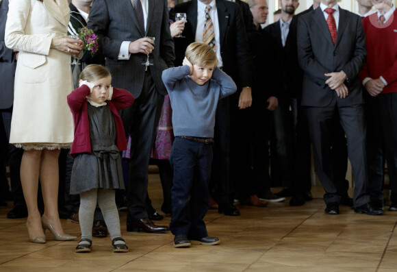 Les enfants de Frederik et Mary de Danemark, Isabella et Christian, à une cérémonie officielle à Copenhague dans le palais d'Amalienborg le 21 septembre 2010