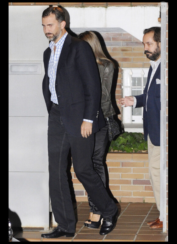 Letizia d'Espagne et Felipe à la sortie d'un dîner privé à Madrid, en amoureux. Le 28 septembre 2010.