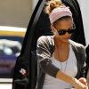 Jessica Alba fait le plein d'essence dans sa tenue du dimanche 