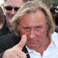 Gérard Depardieu se frotte à un artiste diablement irréverrencieux !