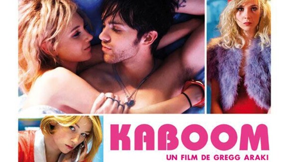Les sexy Roxane Mesquida et Thomas Dekker vous emmènent à "Kaboom" !
