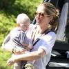 Rebecca Gayheart et sa fille Billie Beatrice Dane vont à l'école dans une classe Maman et moi à West Hollywood le 23 septembre 2010