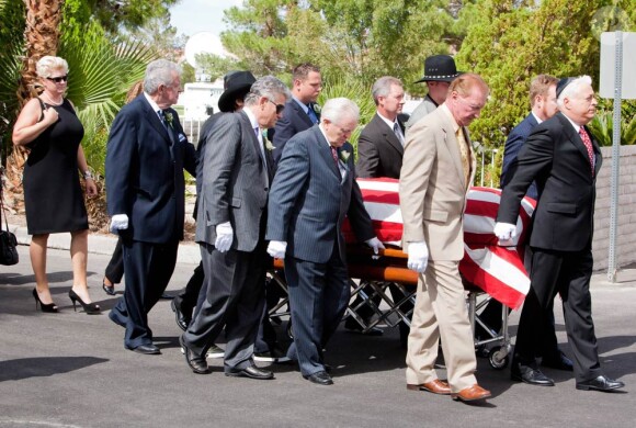 Les obsèques de Tony Curtis, dans un cimetière de Las vegas, au Nevada, le 4 octobre 2010.
