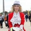 Alexandra Golovanoff en look preppy parfaite dans ses Belle de Jour de Roger Vivier.