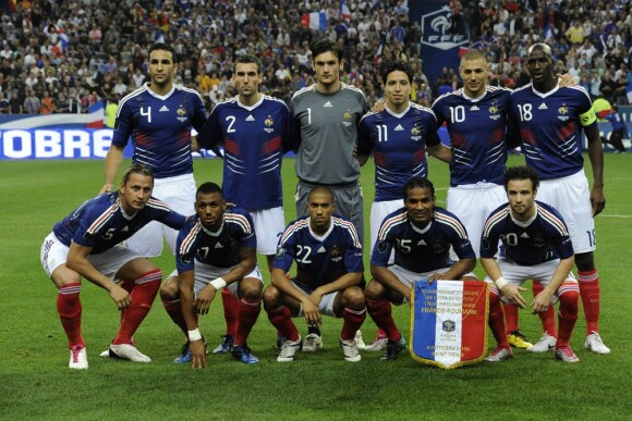 Samedi 9 octobre 2010, la France battait la Roumanie 2 à 0 au Stade de France, dans le cadre des éliminatoires pour l'Euro 2012. Un succès qui a provoqué la liesse du Stade de France, tandis que "quelque chose se crée" pour Laurent Blanc.