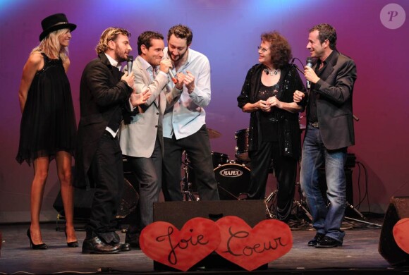 Samedi 9 octobre, le gala de l'association Faire Face, présidée avec passion par Déborah, était porté par une pléiade d'artistes, sur la scène de l'Opéra d'Avignon. Michaël Youn a retrouvé son complice Vincent Desagnat. Ambiance !