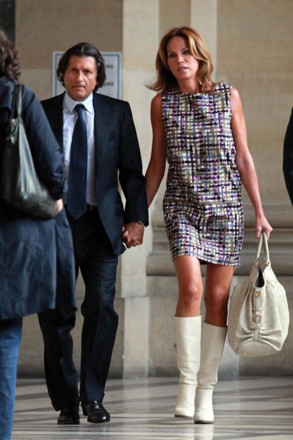 Rosalie Van Breemen arrive au palais de justice avec son nouveau mari Roberto Agostinelli. Photo exclusive