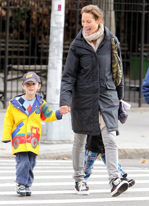 Christy Turlington, son fils Finn et un ami, à New York. 15/10/2010