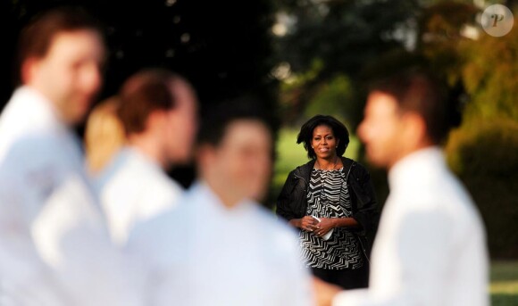 Michelle Obama dans les jardins de la Maison Blanche lors de sa séance jardinage du 20/10/10