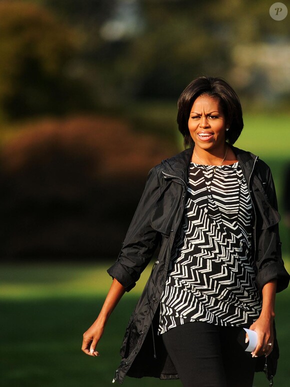 Michelle Obama dans les jardins de la Maison Blanche lors de sa séance jardinage du 20/10/10