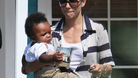 Sandra Bullock : Avec son petit Louis, rien ne peut lui arriver !