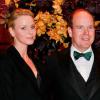 Les fiancés Albert de Monaco et Charlene Wittstock lors du gala The Ireland Fund of Monaco à l'hôtel de Paris de Monte-Carlo le 9 octobre 2010