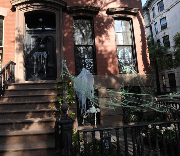 La maison de Liv Tyler décorée pour Halloween, à New York, le 25 octobre 2010