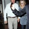 Michelle Pfeiffer et son mari David E. Kelley quittent un restaurant le Los Angeles le 2 novembre 2010