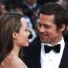 Face aux nombreuses rumeurs de rupture, Brad Pitt affirme son amour à Angelina Jolie :"Je suis amoureux et j'ai la plus belle des familles... Que demander de plus ? Je suis l'homme le plus heureux de la terre."