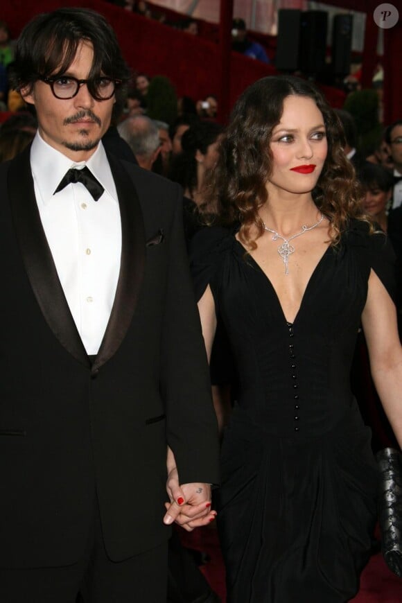 En déclarant que "sa vie est devenue réelle lorsqu'il a rencontré Vanessa Paradis", Johnny Depp montre tout l'amour qu'il porte à la chanteuse française.