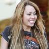 Miley Cyrus a dîné avec ses amis à Los Angeles, le 3 novembre 2010