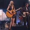 Gwyneth Paltrow faisait ses grands débuts de chanteuse lors de la cérémonie des CMA Awards, à Nashville, le 10 novembre 2010. Elle y a interprété Country strong, single titre de son prochain film.