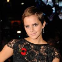 Emma Watson flamboyante en plumes et dentelle pour Harry Potter !