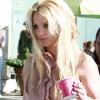 Britney Spears et son fils Sean Preston, cinq ans, dégustent un frozen yogurt dans les rues de Calabasas, en Californie, samedi 13 novembre.