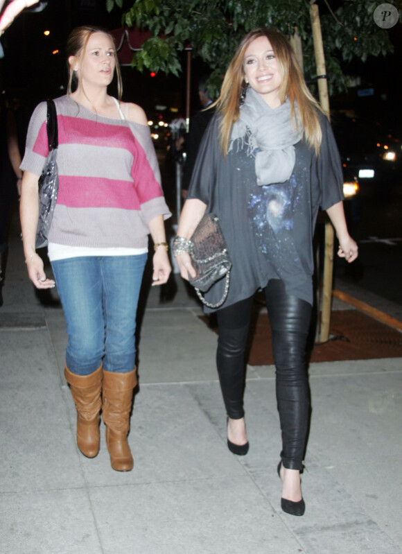 Hilary Duff arrive à Trousdale à West Hollywood le 14 novembre 2010
