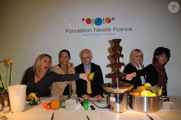 Sophie Favier, Hermine de Clermont Tonnerre, Tina Kieffer au meeting sur la culture culinaire française à la Fondation Nestlé, à Paris, le 18 novembre 2010