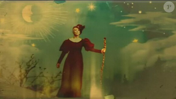 Annie Lennox dans un voyage de Noël épique dans le clip de God Rest Ye Merry, Gentlemen, extrait de son album A Christmas Cornucopia.